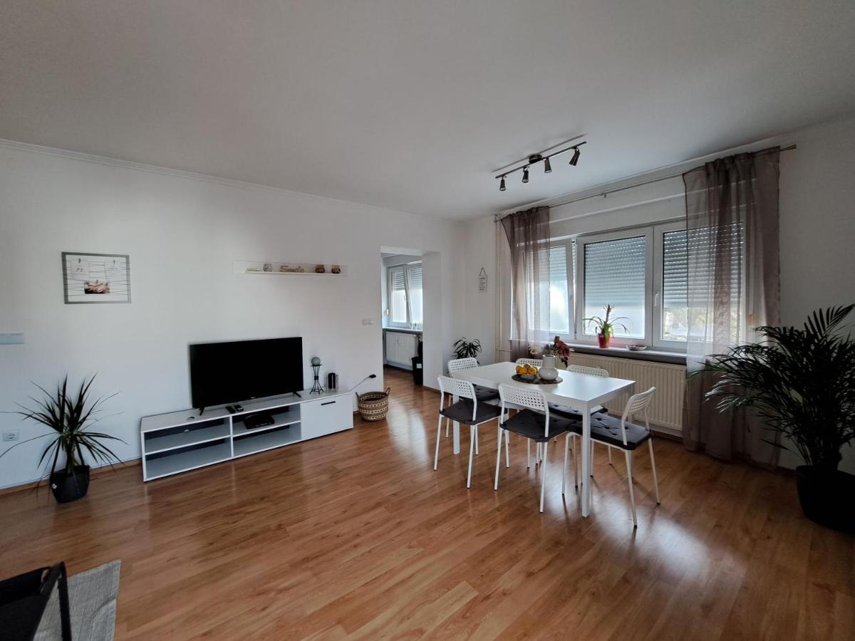 Charming Celje City Center Apartment ภายนอก รูปภาพ