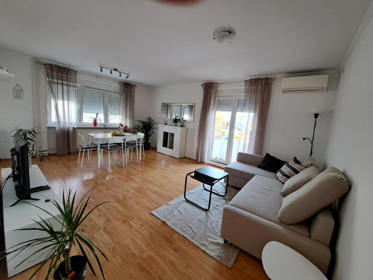 Charming Celje City Center Apartment ภายนอก รูปภาพ