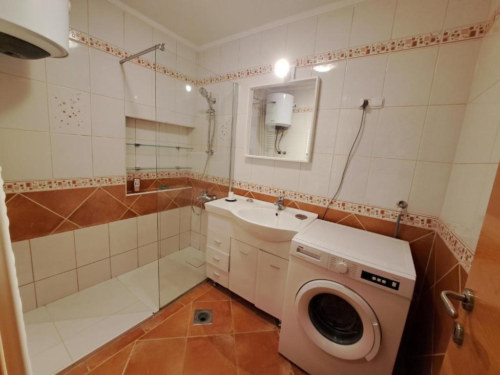 Charming Celje City Center Apartment ภายนอก รูปภาพ