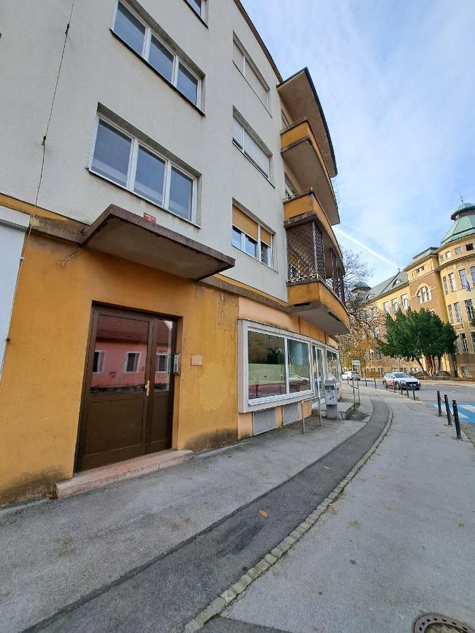 Charming Celje City Center Apartment ภายนอก รูปภาพ